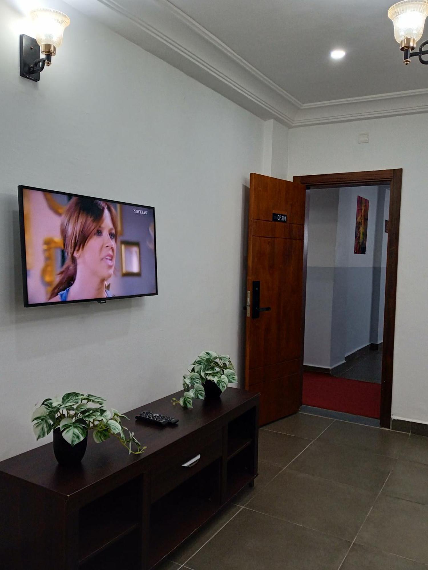 Cofe Hotel Yaoundé Exterior foto